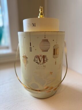 Limited-edition Lady M New York 2022 Glowing Lights Mooncake Lantern